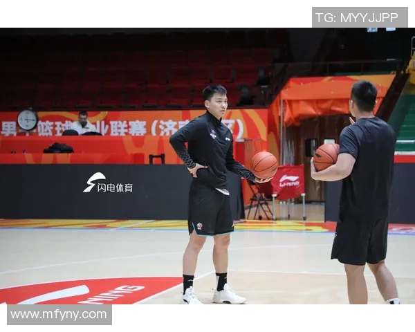 山东高速男篮迎战深圳队全力争胜期待精彩对决与球迷共享激情时刻