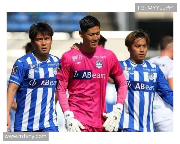 横冰水手与长崎航海的激烈对决揭示了足球战术与团队精神的完美结合