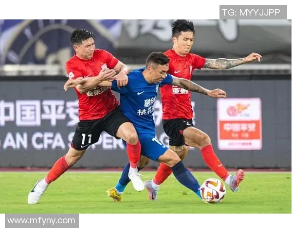 昆山足球俱乐部迎战长春亚泰全力争胜展现球队实力与拼搏精神 昆山足球俱乐部迎战长春亚泰全力争胜展现球队实力与拼搏精神