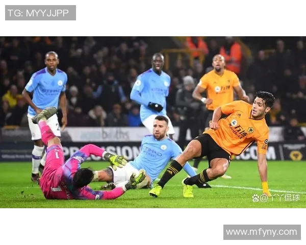 曼城主场迎战狼队激情四溢球迷欢呼声此起彼伏 曼城主场迎战狼队激情四溢球迷欢呼声此起彼伏